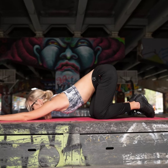 Comfy workout joggers. - Picture 3 of 3